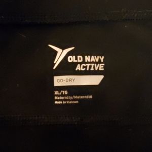 Black 3/4 length old navy maternity leggings xl